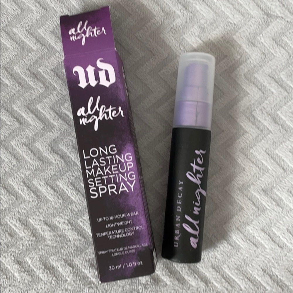 New In Box Urban Decay Makeup Setting Spray 1 oz